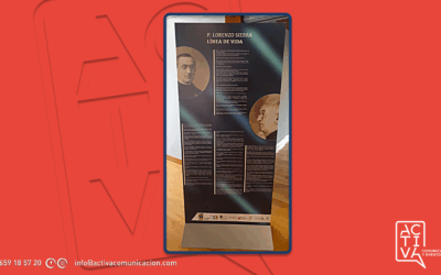 Display de cartón pluma con peana metálica